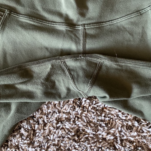 Lululemon 28” Wunder Under - Picture 6 of 9